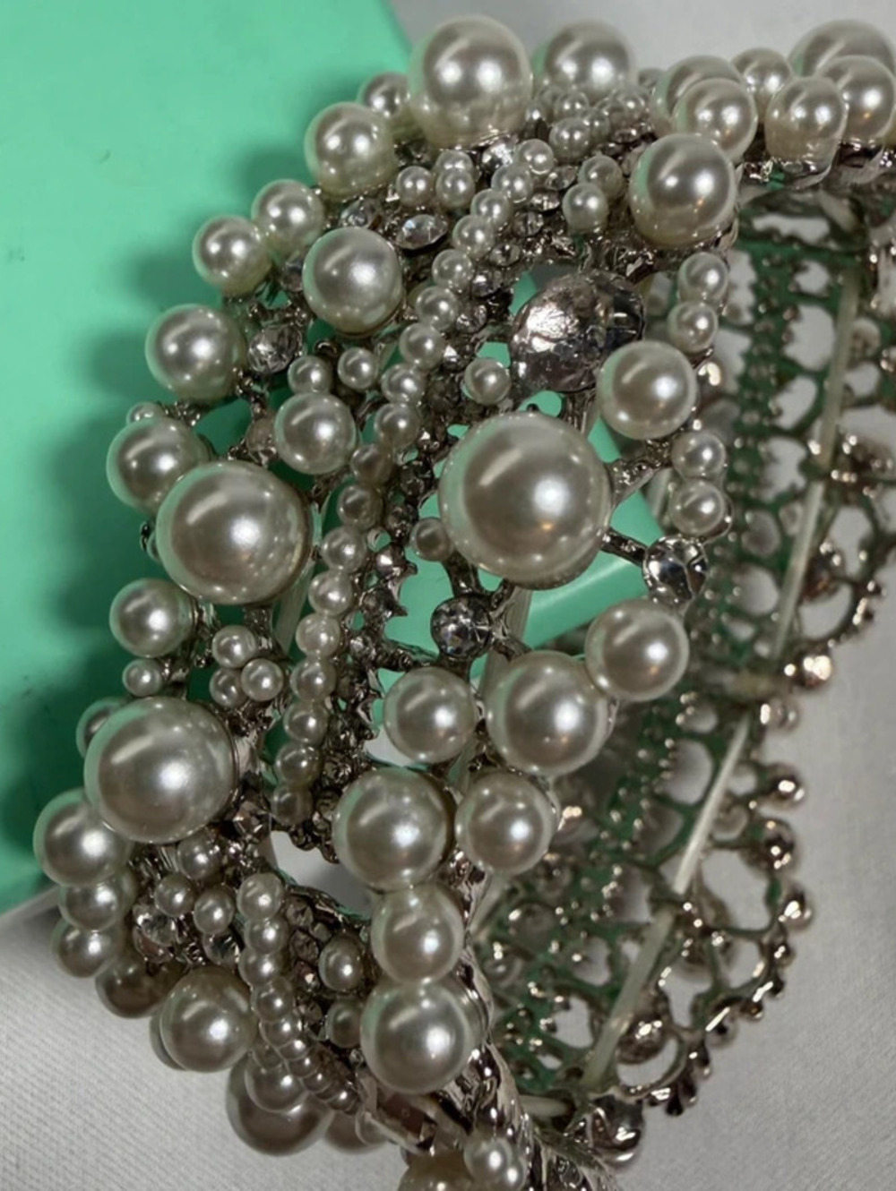 Everfaith silver and pearl Hollywood glamour style bangle